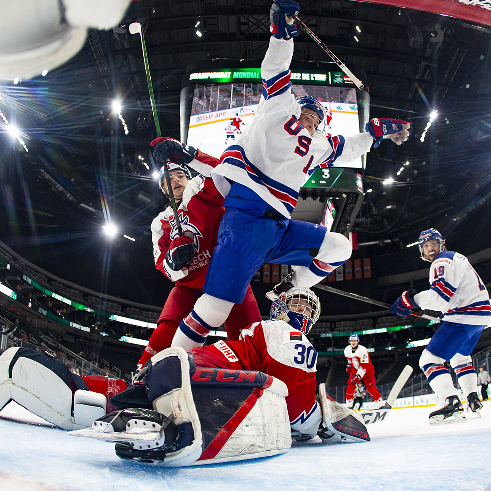 Journal de Montreal Cover Photo John Morris Photo